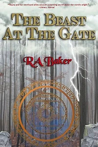 The Beast at the Gate (Rayna of Nightwind, Book One): Book 1 in the Rayna of Nightwind series
