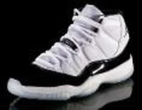 Hail to the New True Kings of Sneakers: Michael Jordan's Sneaker Empire, Lebron James, Kevin Durant's Sneaker Empire - Focus on Lebron James: Education Ebooks