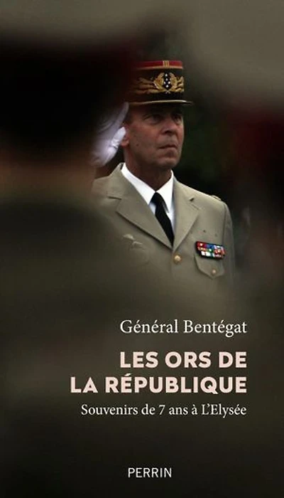 Les ors de la République: souvenirs sept ans à l'Elysée
