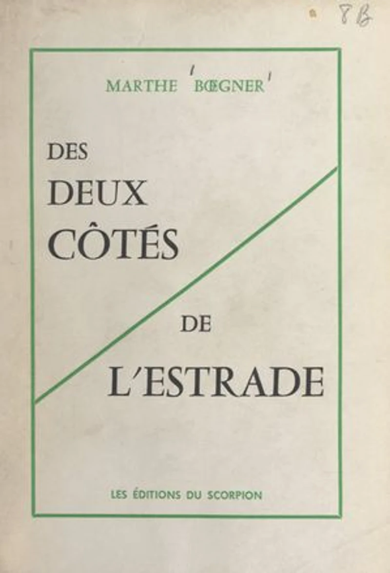 Des deux côtés de l'estrade
