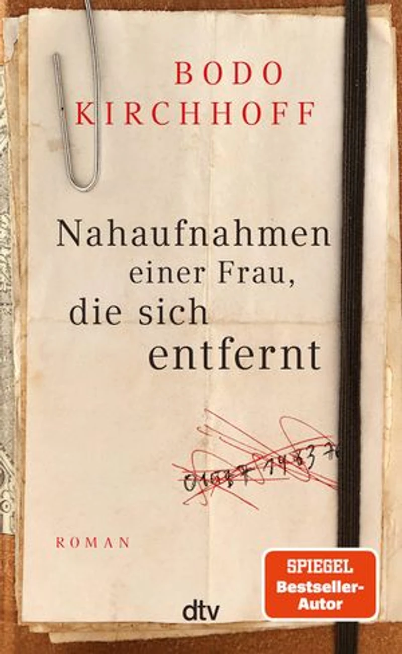 Nahaufnahmen einer Frau, die sich entfernt: Roman | Wie wirbt man um die eigene Frau – nach 50 Jahren Ehe?