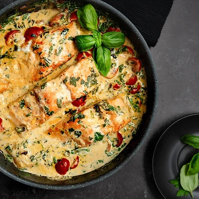Skillet Salmon with Tomato Basil Cream Sauce (Kit)