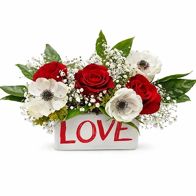 Love Story – A Romantic Floral Arrangement