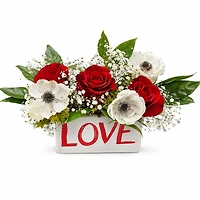 Love Story – A Romantic Floral Arrangement