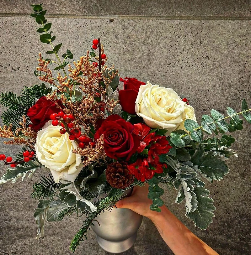 Mistletoe Marvel Bouquet