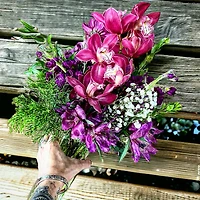 Midnight Orchid – Luxe Wild Bouquet Deep Plum & Fuchsia