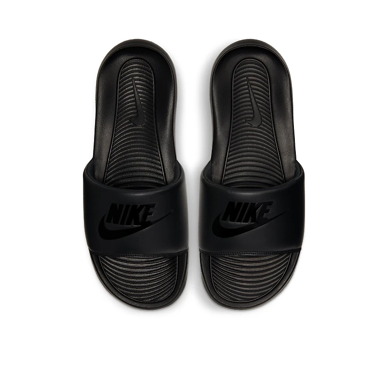 Nike Victori One M