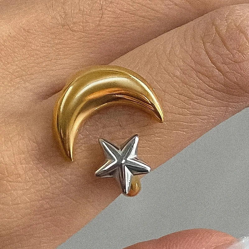 Eugénie 18K Gold Non-Tarnish Star and Moon Ring
