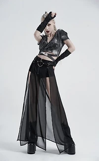 Pantalones cortos con falda transparente
