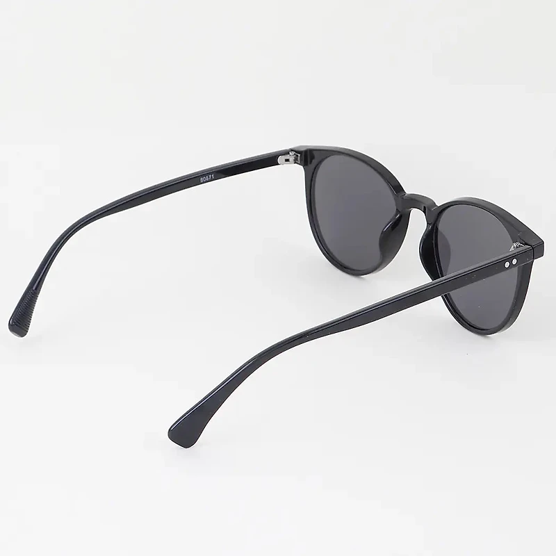 Bolted Minimal Round Sunglasses