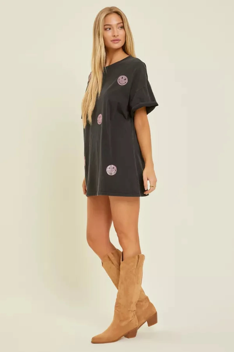 T-Shirt Dress W Smiley Patch Detail