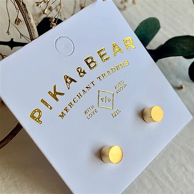 Cylin Minimalistic Gold Studs.