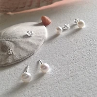 Delphinis Freshwater Pearl Studs