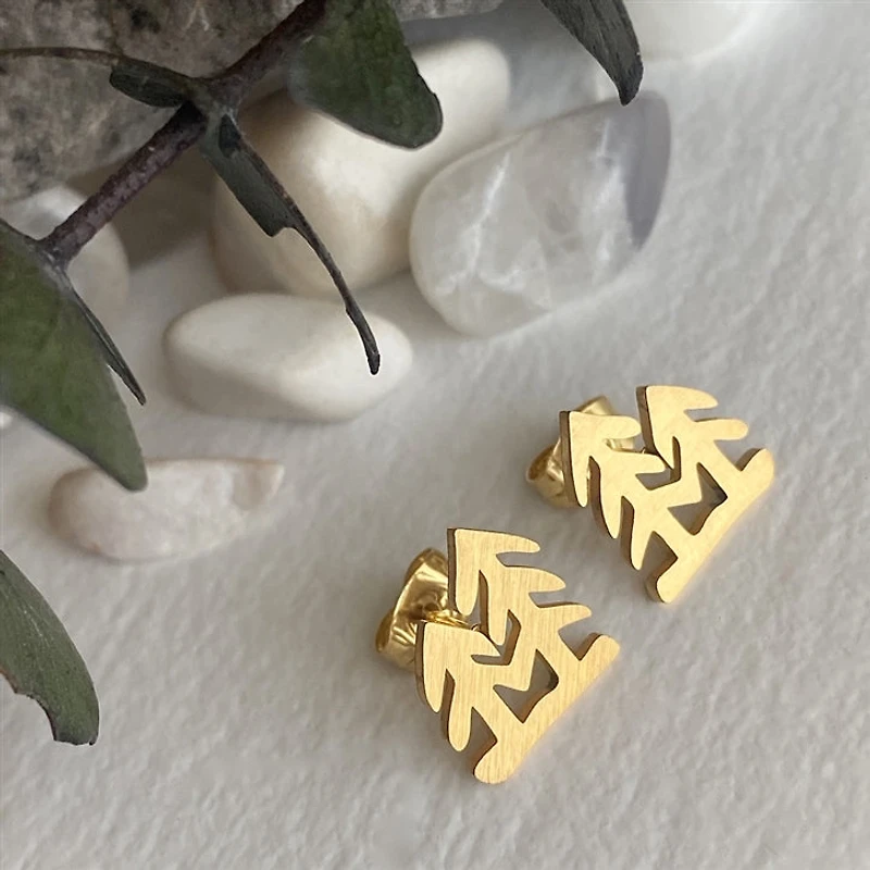 Lodge Pole Tall Tree Gold Stud Earrings