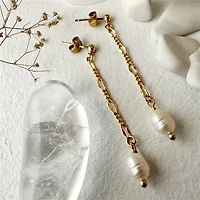 Desdemona Flat Link Patterned Chain and Freshwater Pearl Earrings - Gold