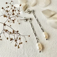 Desdemona Flat Link Patterned Chain and Freshwater Pearl Earrings - Silver