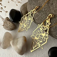 Tigris Raw Brass Rhombus Flowers