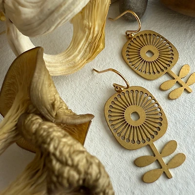 Blómi Floral Design Drop Earrings