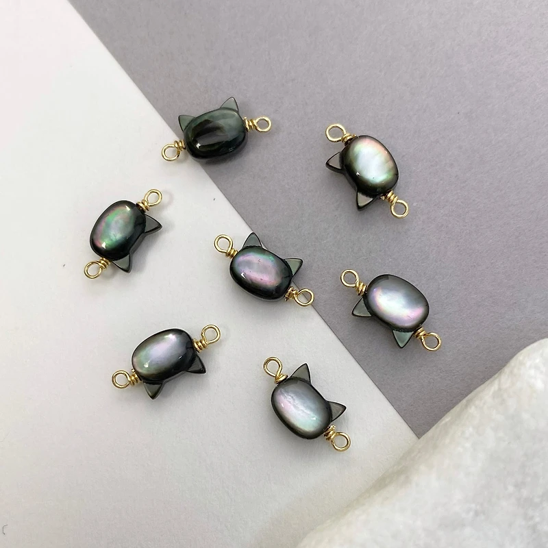 BLACK CAT PEARL GOLD CONNECTOR