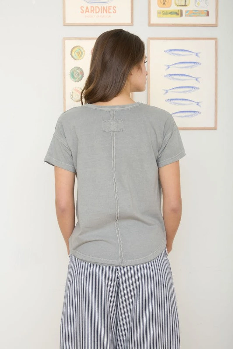 Round Neck Short Sleeve Exposed Seam Knit Top