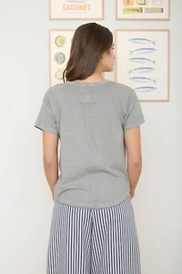 Round Neck Short Sleeve Exposed Seam Knit Top