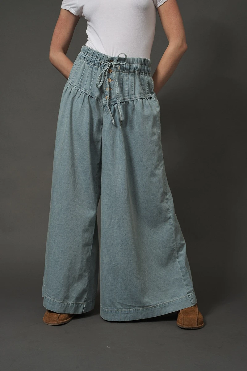 Yoke Pintuck Wide Leg Denim Pants