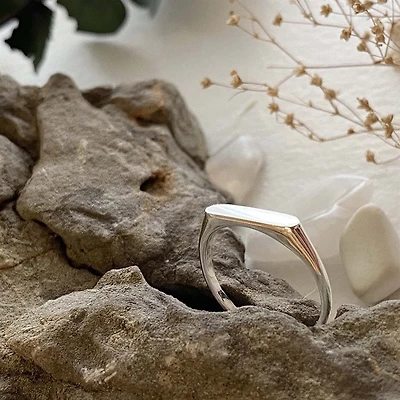 Drago Flat Top Bar Ring Size 8