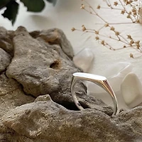 Drago Flat Top Bar Ring Size 8