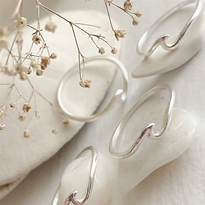 Sombrio Tiny Wave Ring Size 7