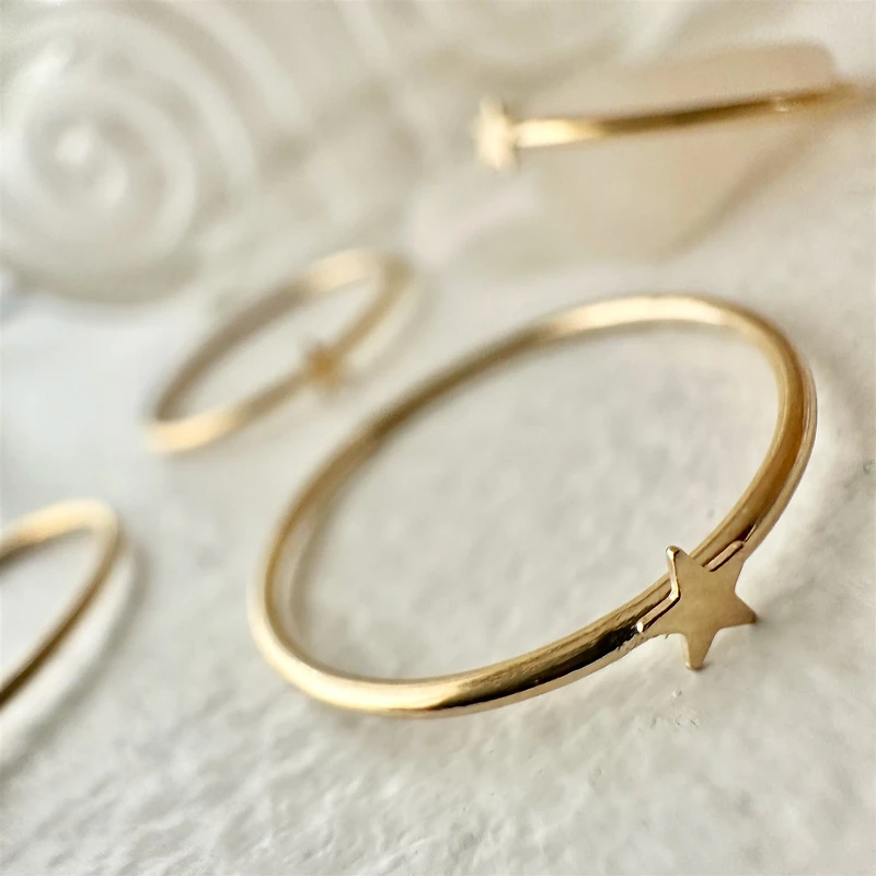 Lucky Tiny Star Ring