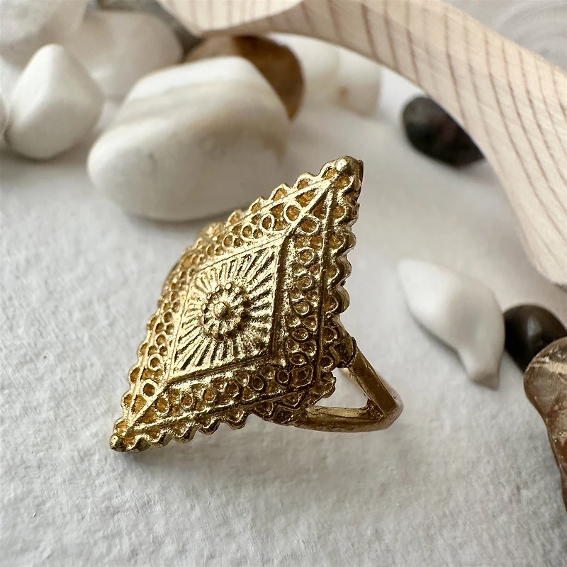 Rhinnan Rhombus Fillgree Ring