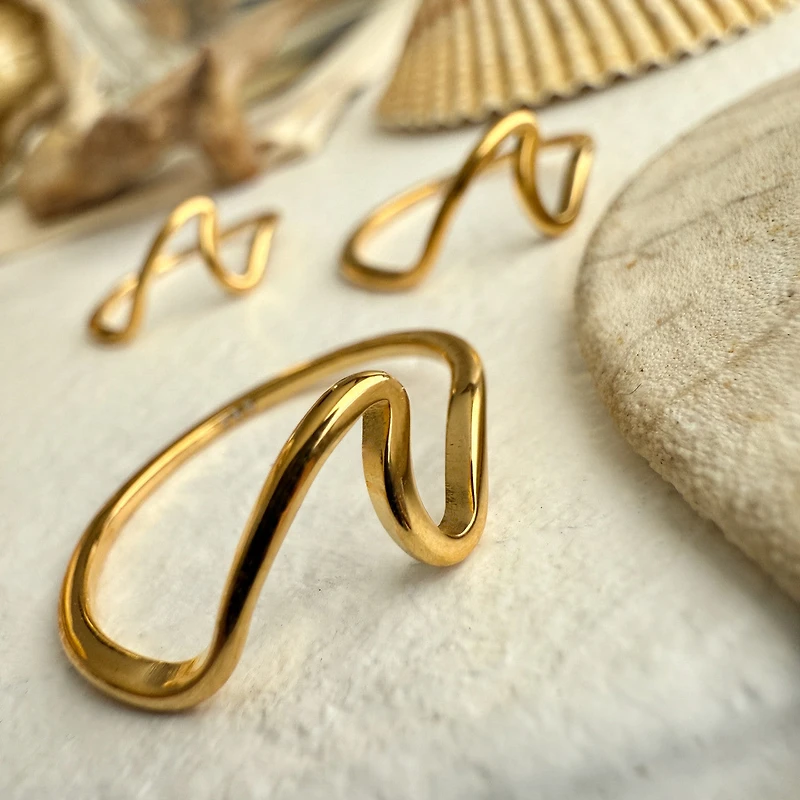 Tofino Wave Ring Size 7 Gold