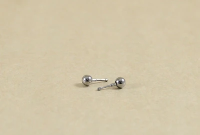 16g Titanium Barbell Ball End 1/8"