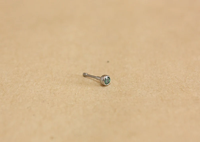 16G TI BEZEL GEM 2MM EMERALD