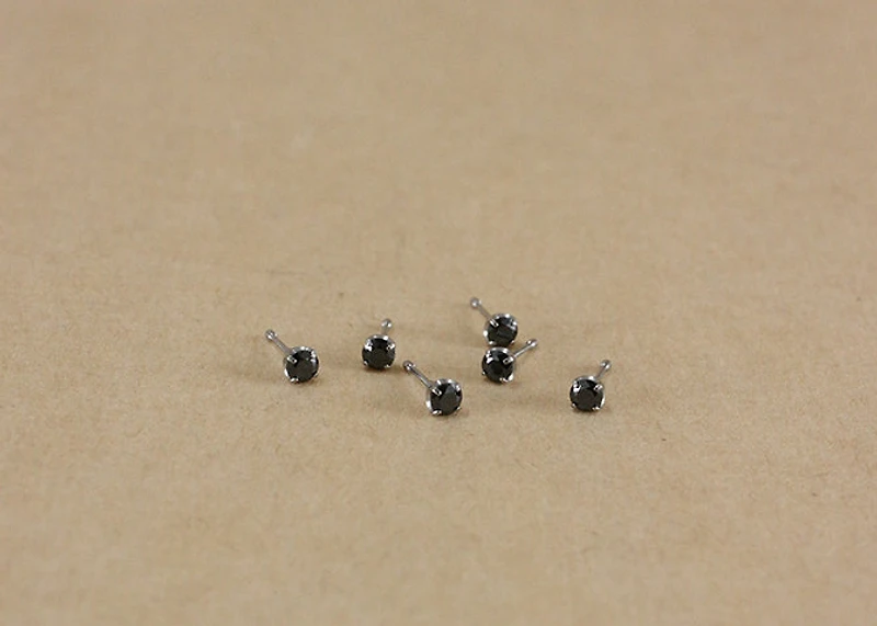 16G TI PRONG GEM 2MM BLACK CZ