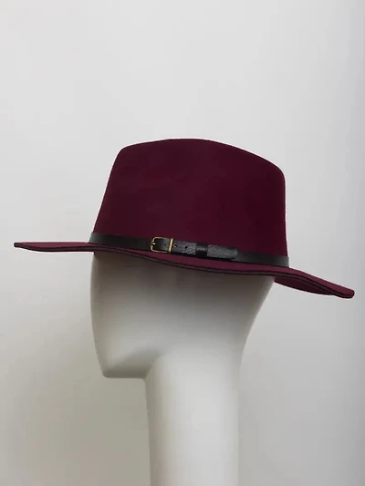 Sombrero estilo occidental con frente pellizcado