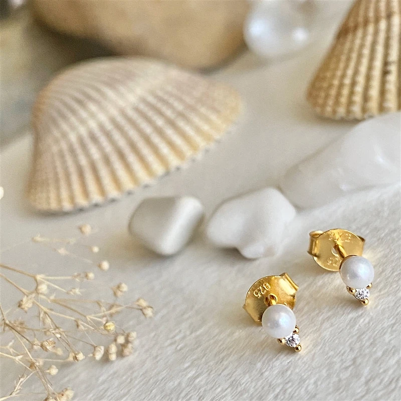 Coyo Dainty Pearl And Rhinestone Stud