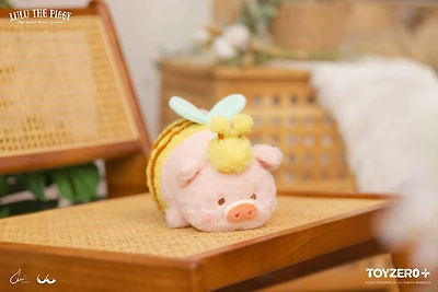 Lulu the Piggy Farm - Sleeping Lulu 20 cm Plush (Bee)
