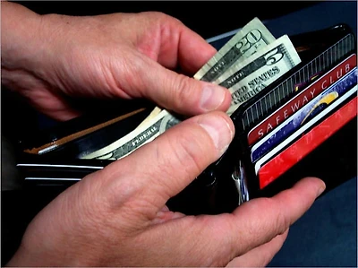 How to Control Your Compulsive Spending Disorder Now: Stay Control of Your Financial