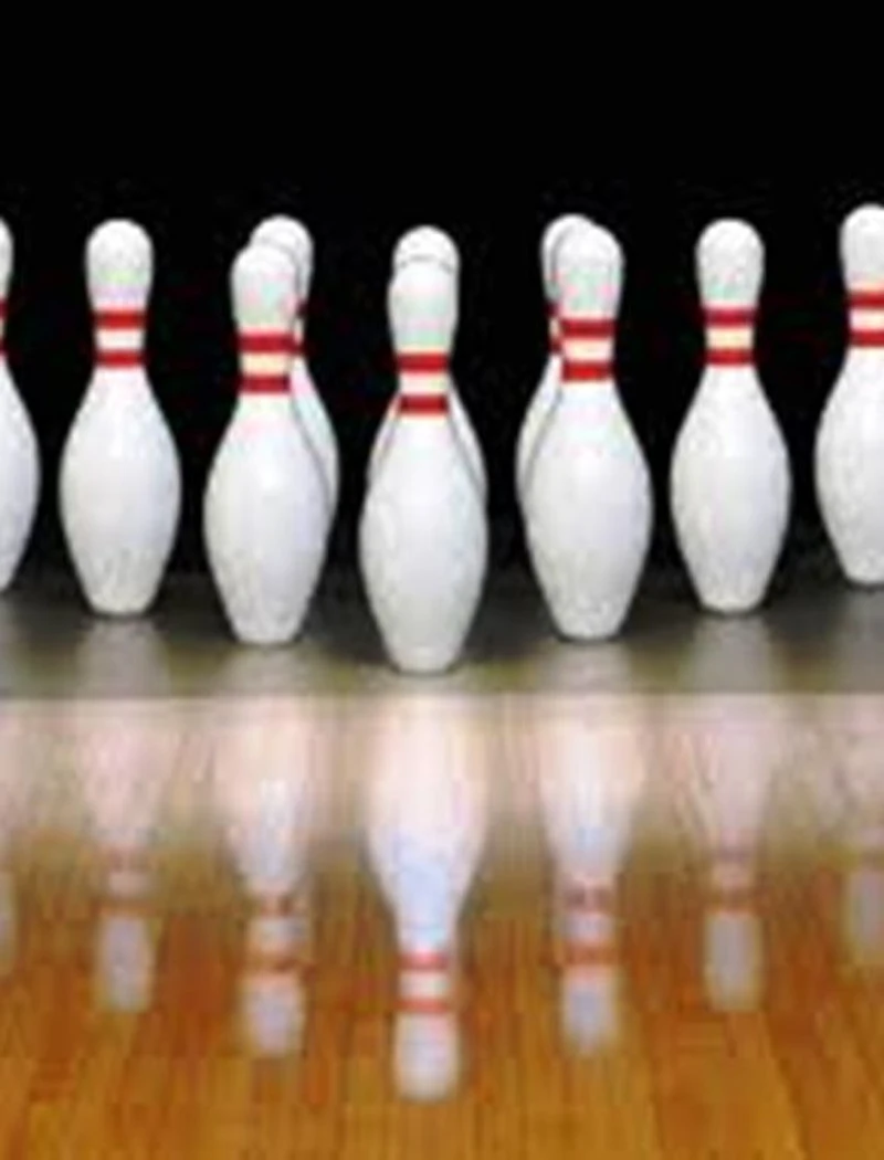 Bowling Techniques: A Quick Reference To Mastering The Skills of Bowling, Bowling Tips and Etiquette, Choosing The Best Bowling Equipment, The History Of Bowling and How To Make a Strike or Spare
