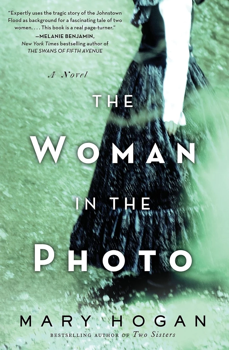 the Woman Photo: A Novel