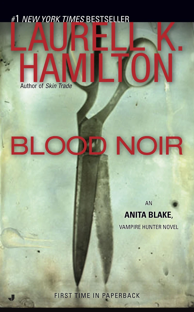 Blood Noir (Anita Blake, Vampire Hunter Series #16)