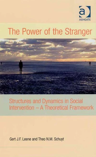 the Power of Stranger: Structures and Dynamics Social Intervention - A Theoretical Framework
