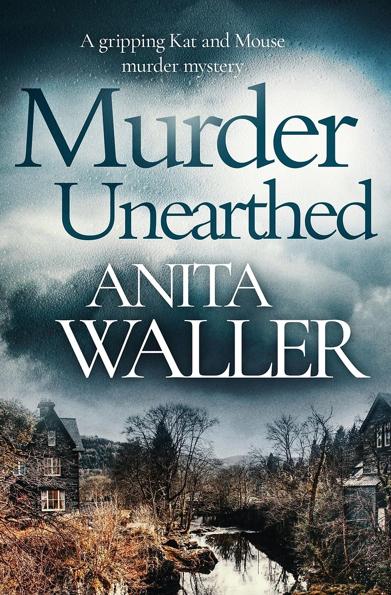 Murder Unearthed (Kat and Mouse Mystery #3)