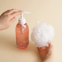 AROUND ME Perfume Vita Body Wash Peach 500ml