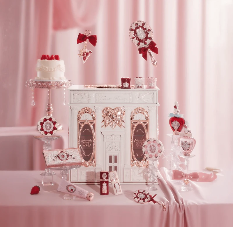 Flower Knows Strawberry Cupid All-In Gift Set (36 Items)