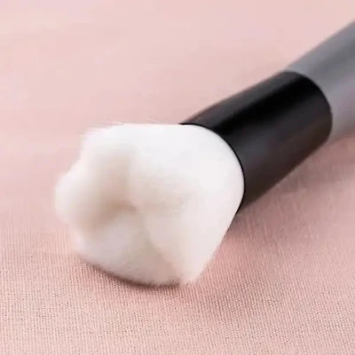Kai Nyammy Nyarming  Makeup Brush