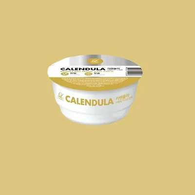 Lindsay Calendula Modeling Mask