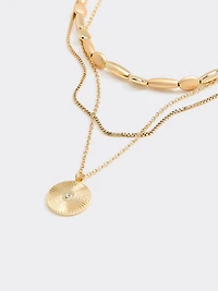 Collier court à chaînes multiples avec pendentif