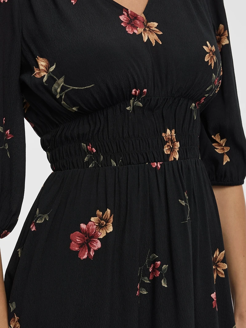 Robe à taille empire et col V